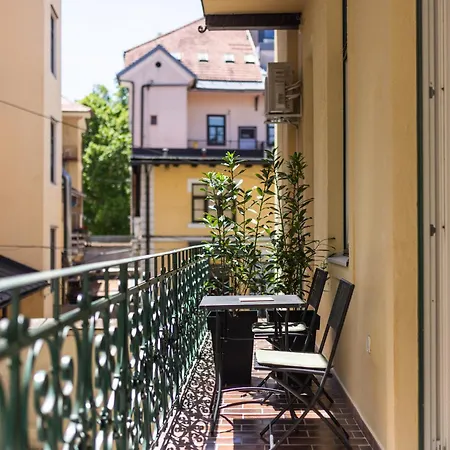 Urban Nest Wolfova By The Triple Bridge Daire *