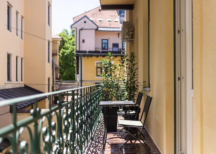 Urban Nest Wolfova By The Triple Bridge Daire *