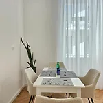 Urban Nest Wolfova By The Triple Bridge דירה לובליאנה