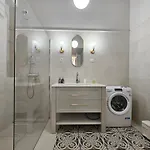 Urban Nest Wolfova By The Triple Bridge לובליאנה