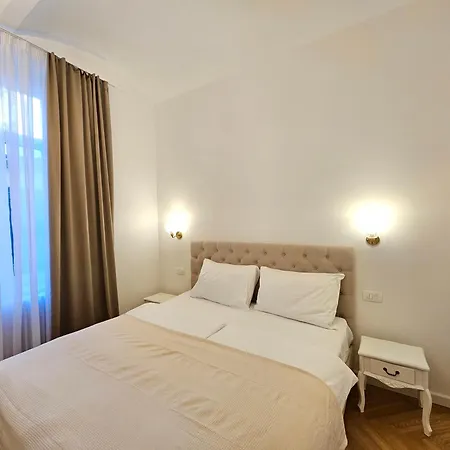 Urban Nest Wolfova By The Triple Bridge דירה