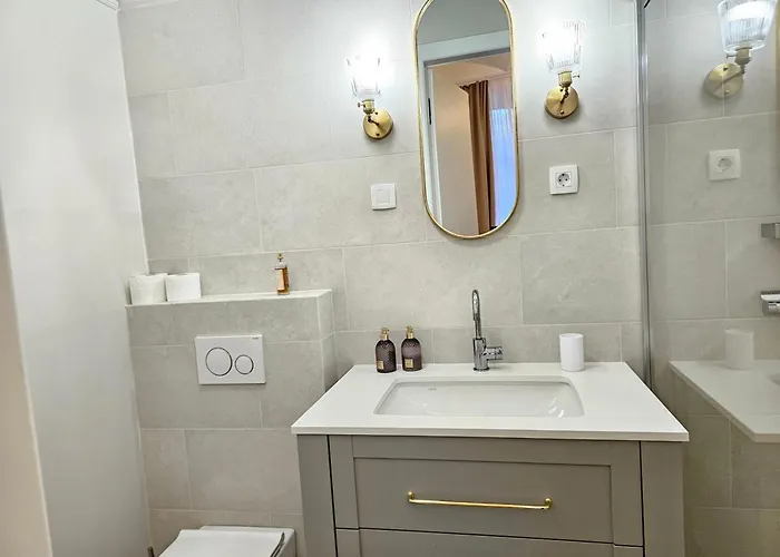 Urban Nest Wolfova By The Triple Bridge 아파트