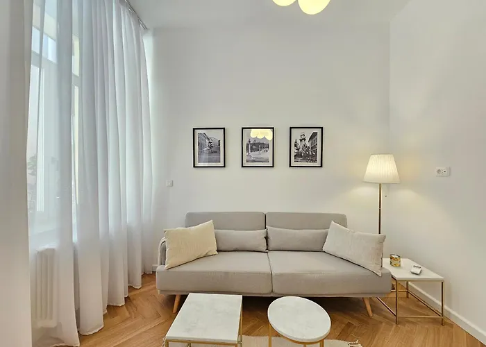 Urban Nest Wolfova By The Triple Bridge לובליאנה