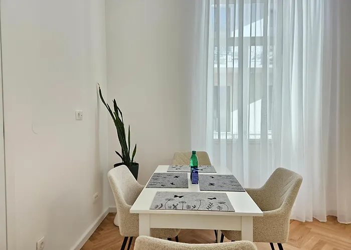 Urban Nest Wolfova By The Triple Bridge 아파트 류블랴나