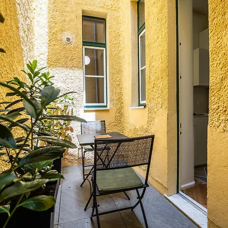 公寓 Urban Nest Wolfova By The Triple Bridge *