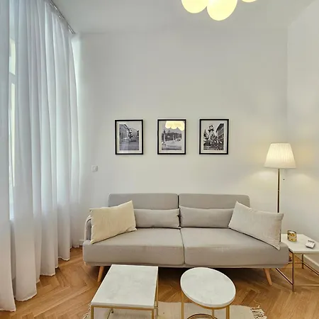 Urban Nest Wolfova By The Triple Bridge 卢布尔雅那