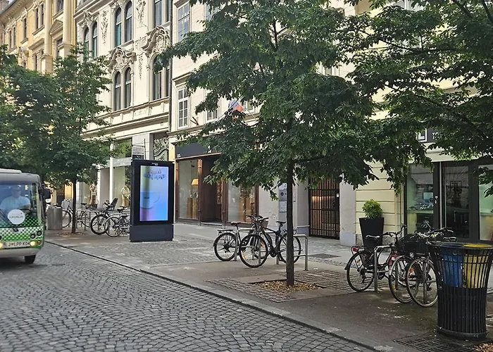 Urban Nest Wolfova By The Triple Bridge *