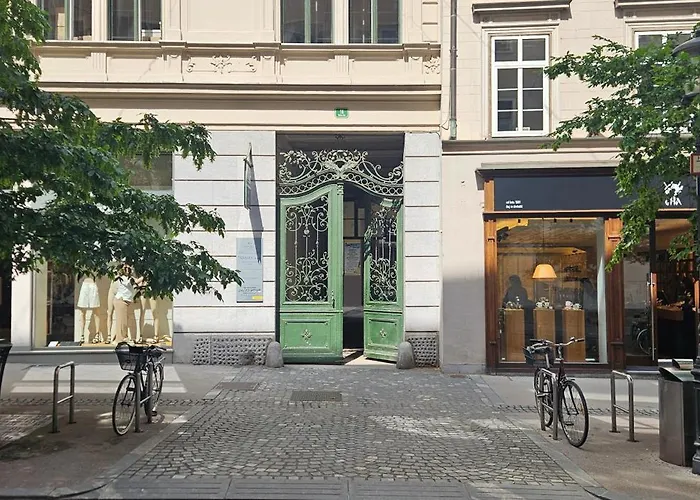 Apartman Urban Nest Wolfova By The Triple Bridge *